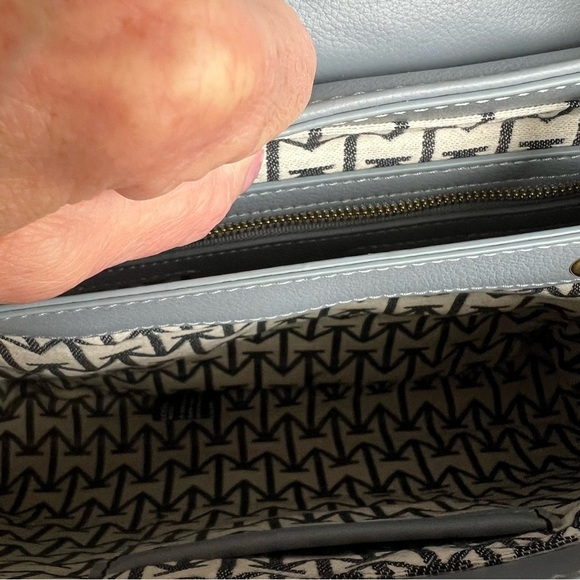 NWT Moncrief of London Cathryn Elegant Blue Quilted Shoulder Bag - Picture 10 of 13